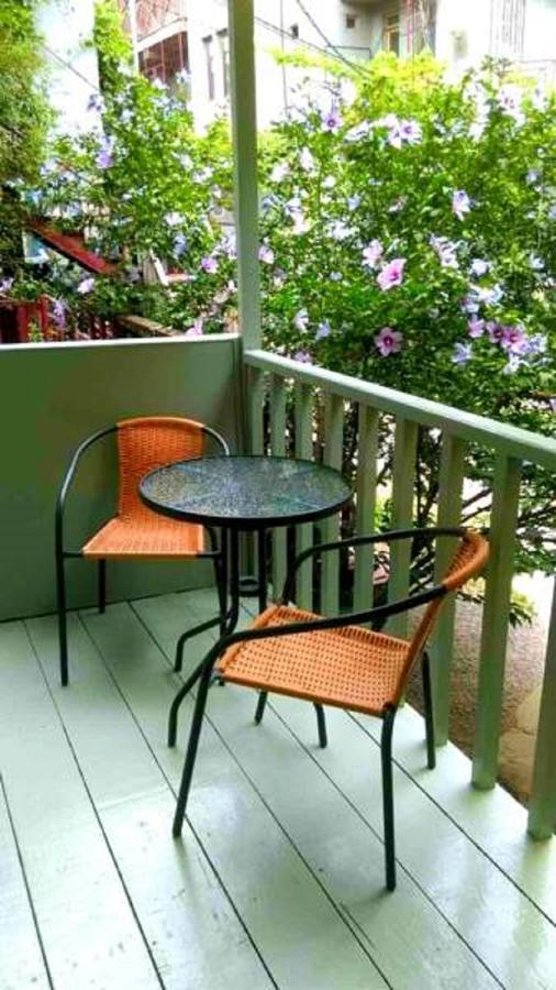 Apartment In Cozy Little Yard Tbilisi Bagian luar foto